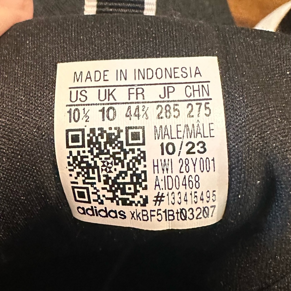 Men’s Adidas cloud foam sneakers - Picture 7 of 9